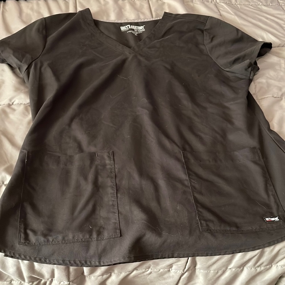 Grey’s Anatomy 2 pocket scrub top. Size XL.